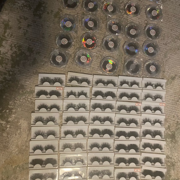 Bulk Set of False Eyelashes and Glitter Pots